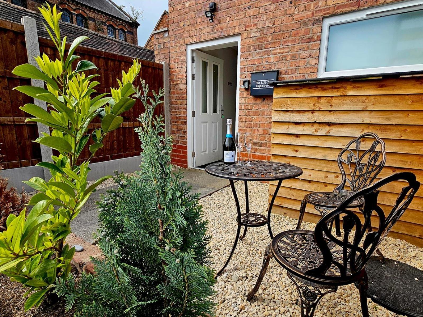 Pass The Keys Flat 3 - Stylish Modern Apt With Patio Telford Exterior photo