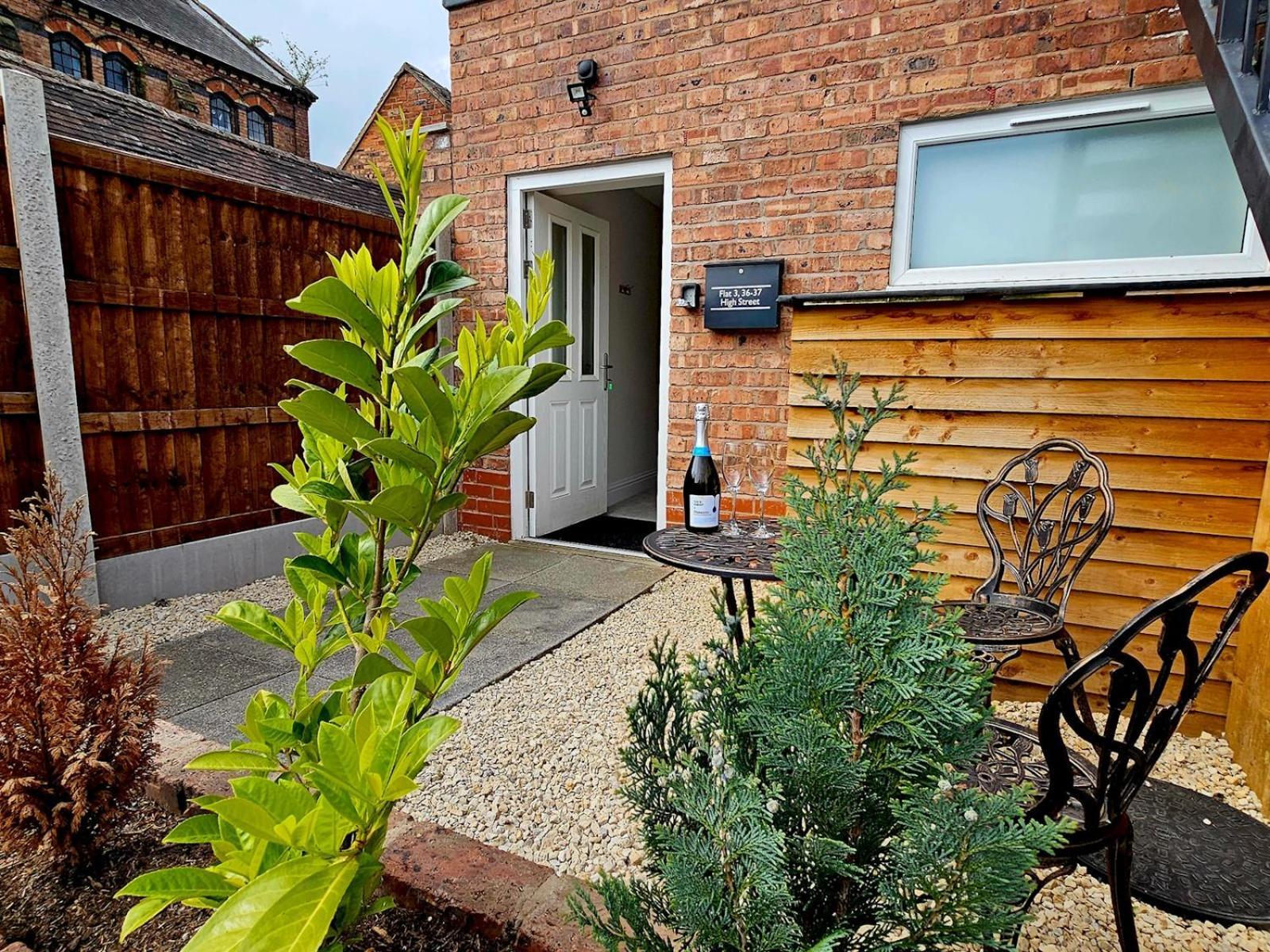Pass The Keys Flat 3 - Stylish Modern Apt With Patio Telford Exterior photo