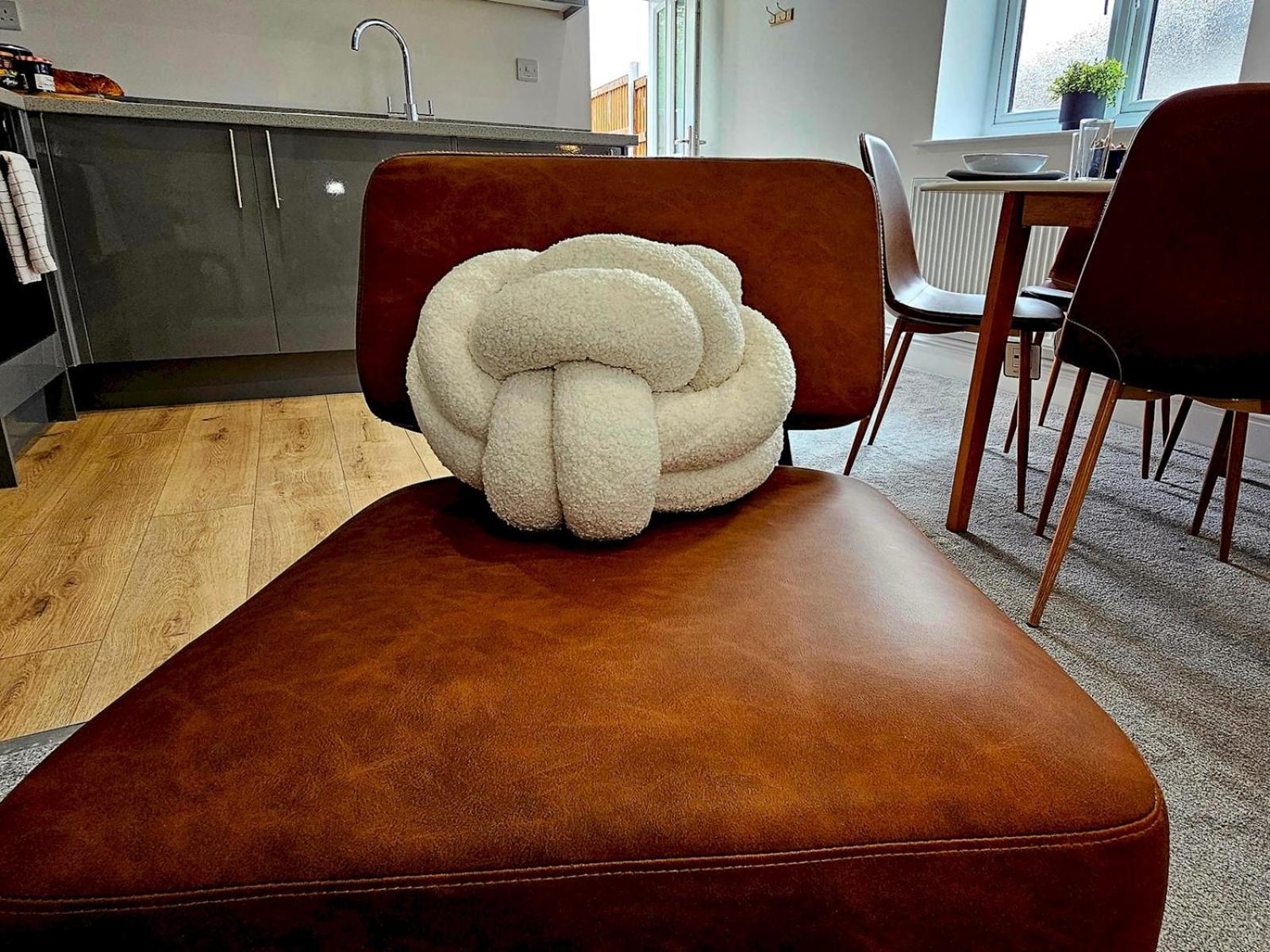 Pass The Keys Flat 3 - Stylish Modern Apt With Patio Telford Exterior photo