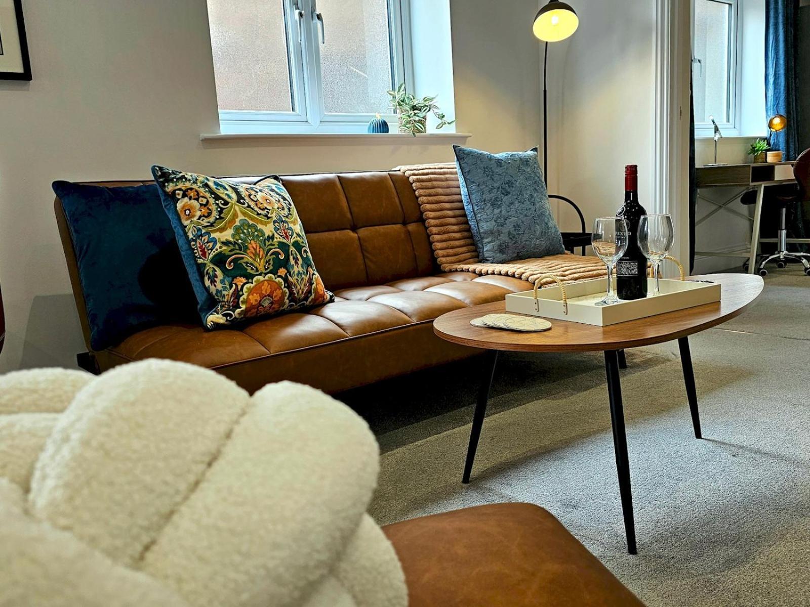 Pass The Keys Flat 3 - Stylish Modern Apt With Patio Telford Exterior photo