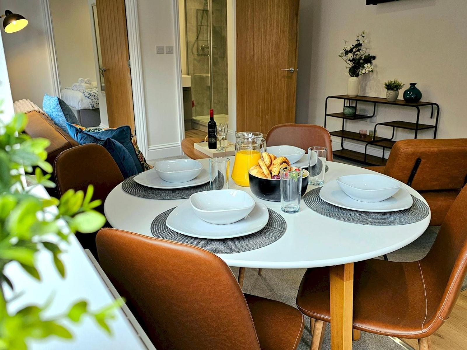 Pass The Keys Flat 3 - Stylish Modern Apt With Patio Telford Exterior photo